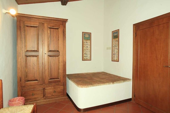 Room 39 of 77