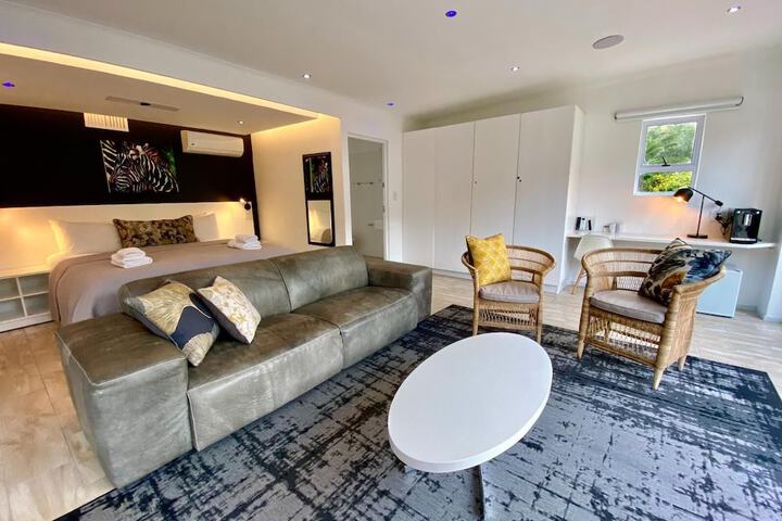 Room 18 of 115