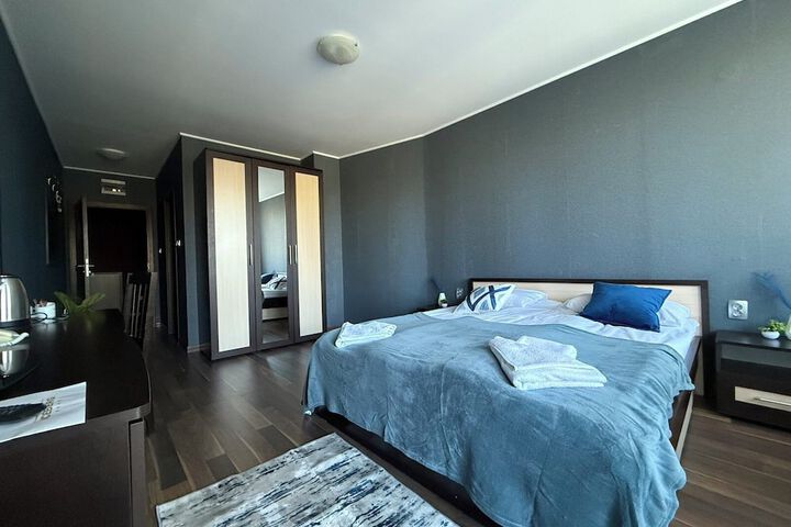 Room 11 of 43