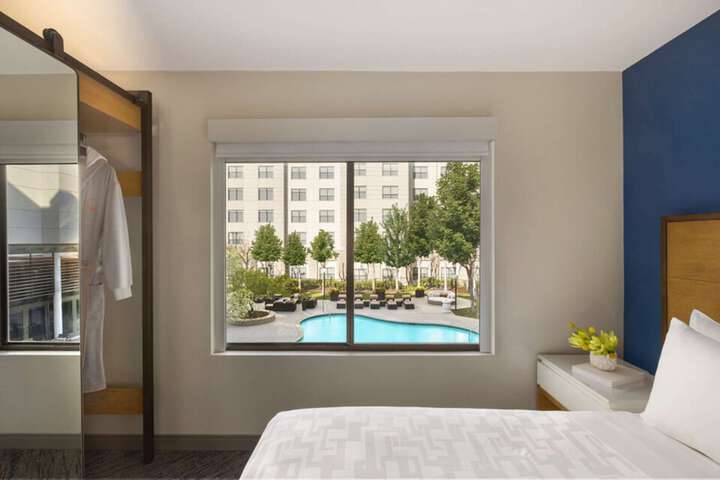 Room 21 of 76