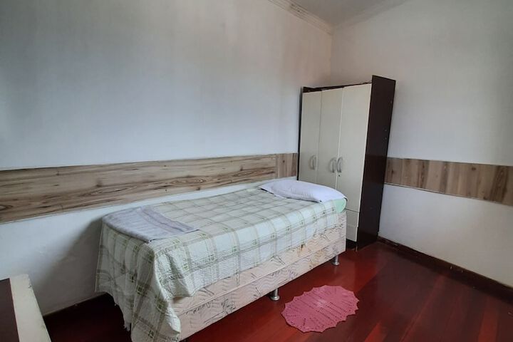 Room 5 of 13