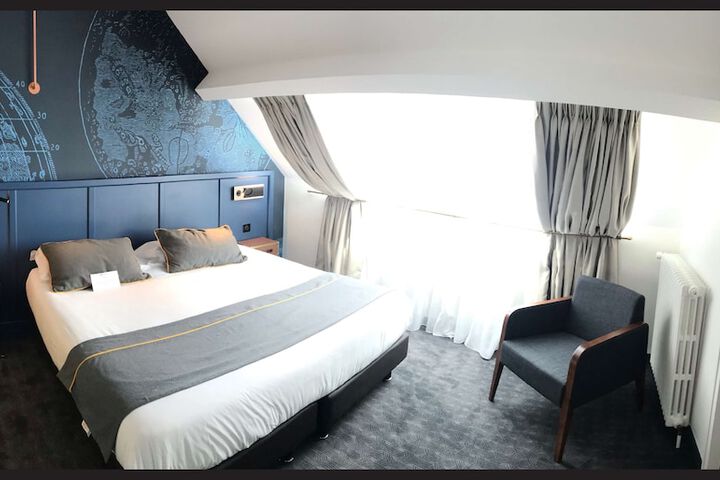 Room 16 of 62