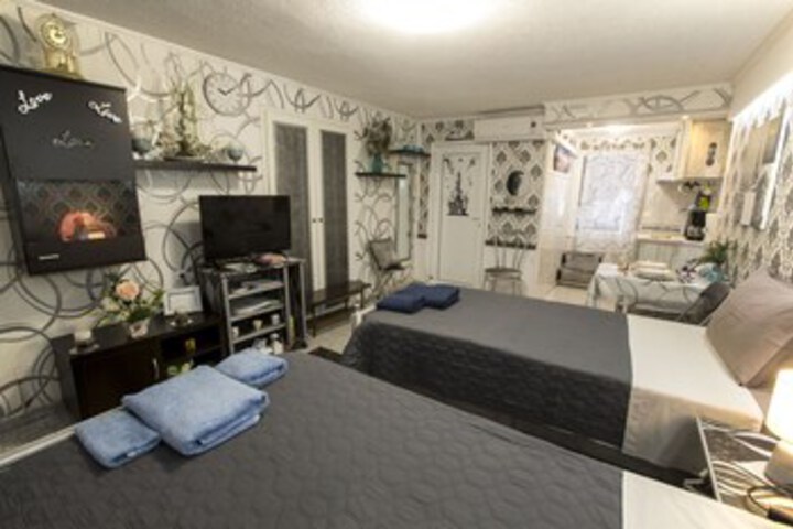 Room 12 of 14