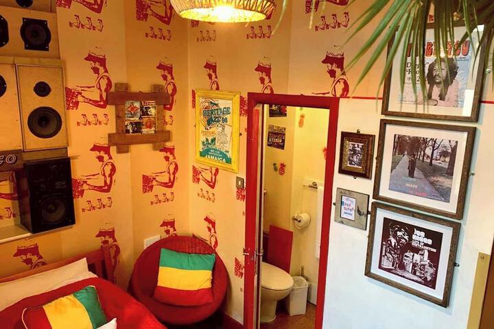 Room 137 of 272