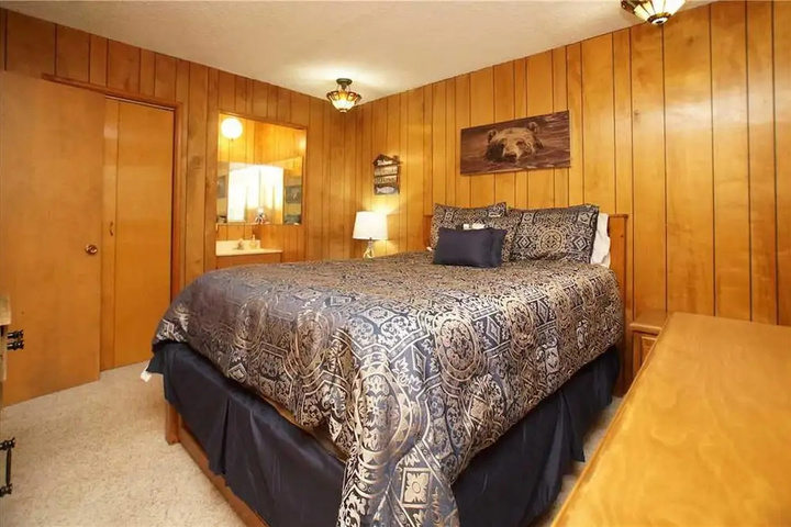 Room 3 of 24