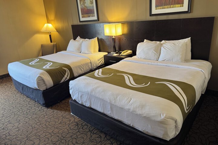 Room 4 of 11