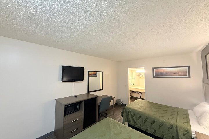 Room 19 of 40