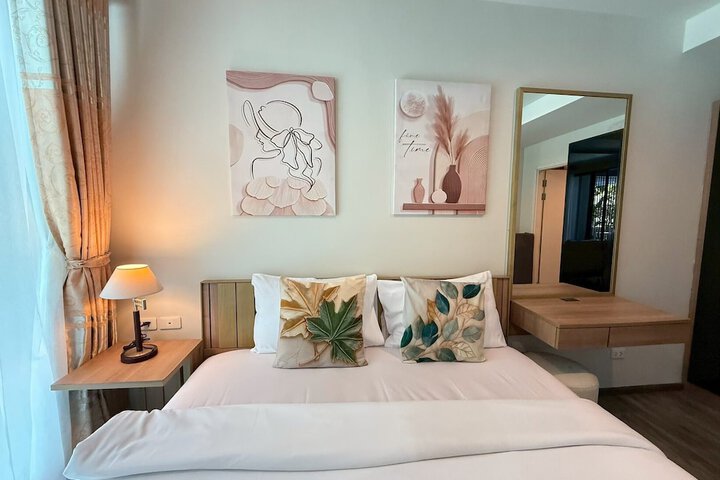 Room 8 of 107