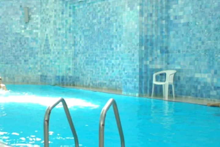 Pool Hotel
