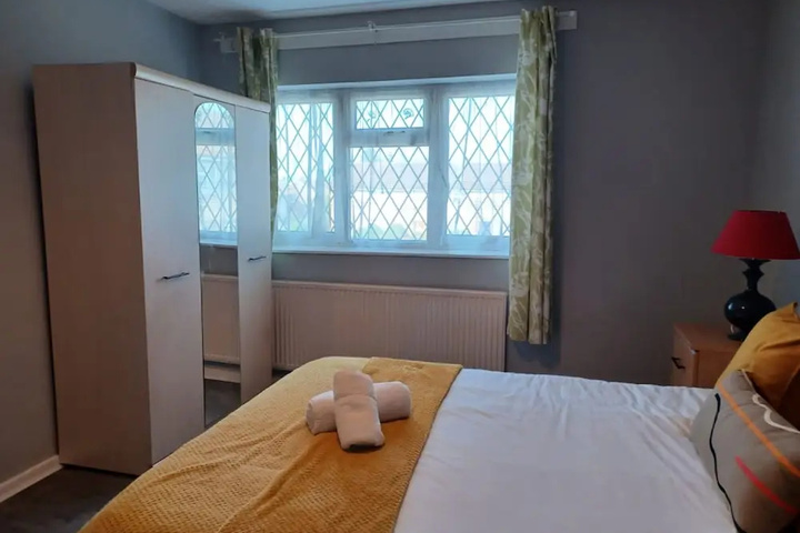 Room 3 of 16