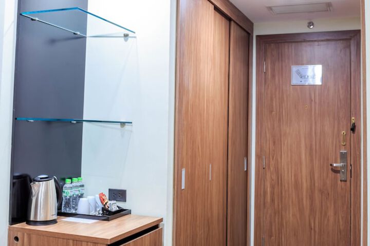 Room 10 of 60