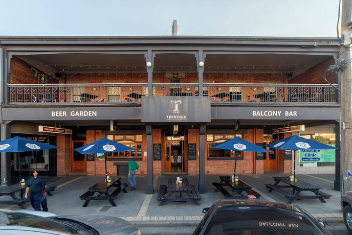 Image of Terminus Hotel Yarrawonga