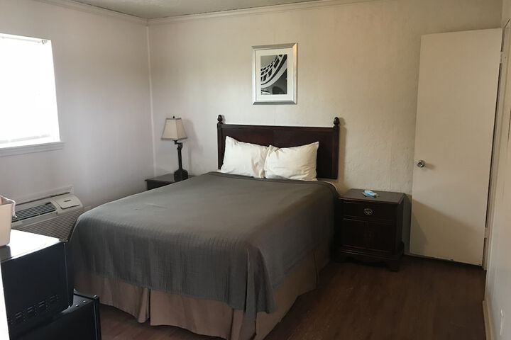 Room 4 of 22