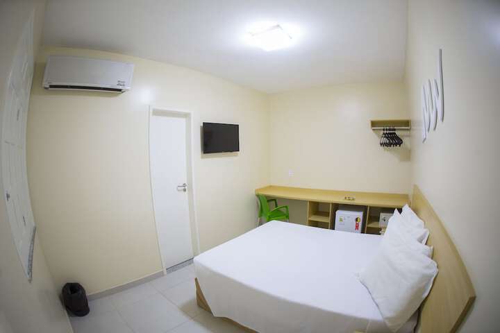 Room 9 of 37
