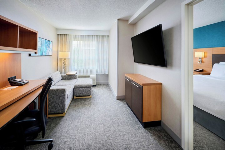 Room 13 of 35