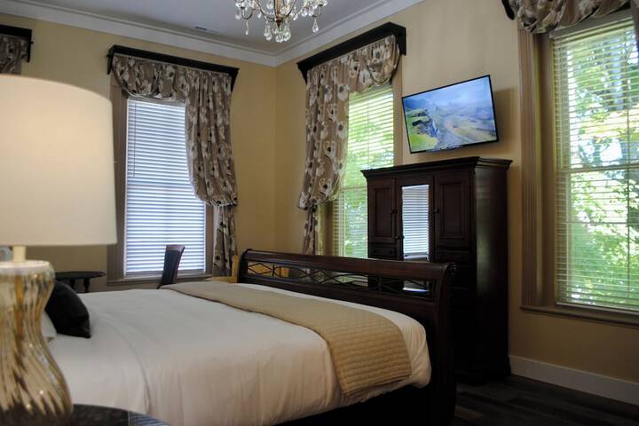 Room 9 of 28