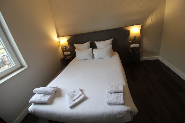 Room 10 of 69