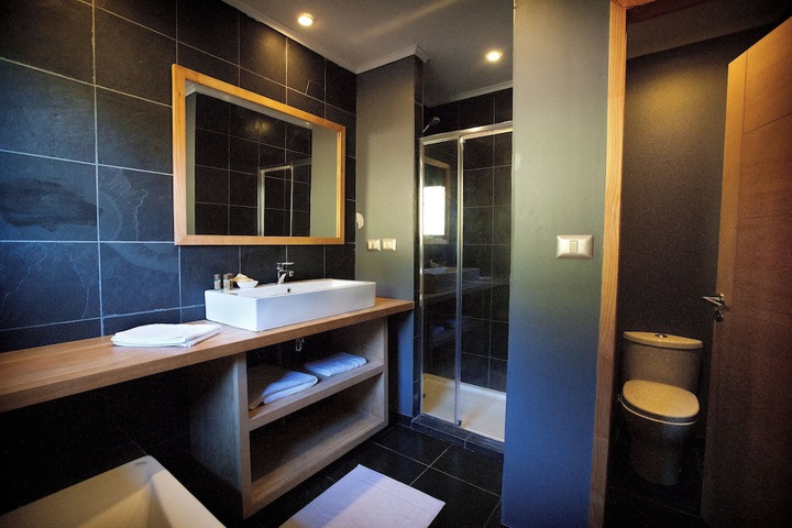 Room 9 of 27