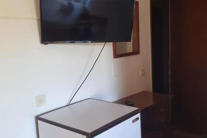 Room 8 of 19