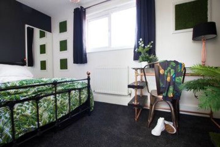 Room 17 of 19