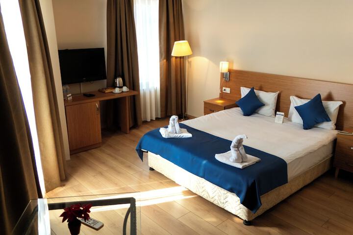 Room 10 of 31