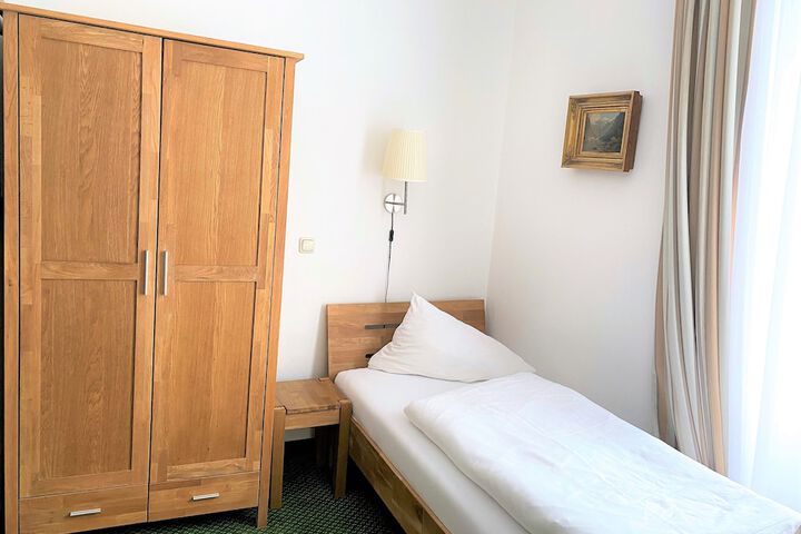 Room 19 of 45