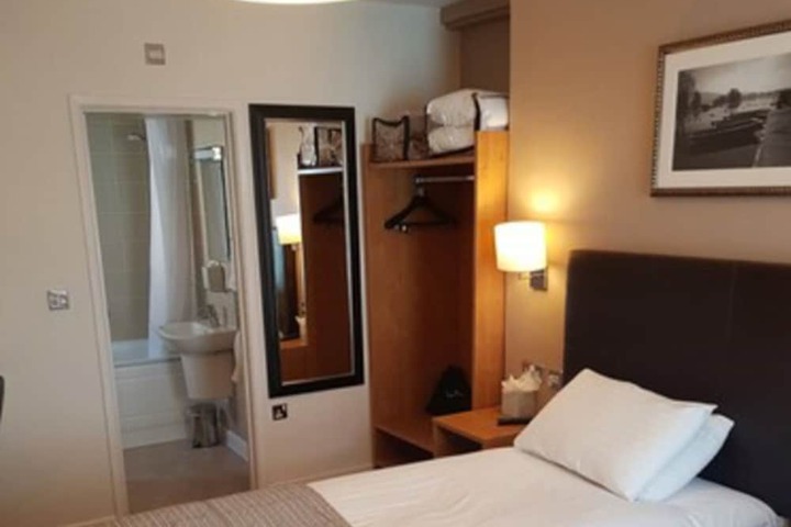 Room 20 of 44