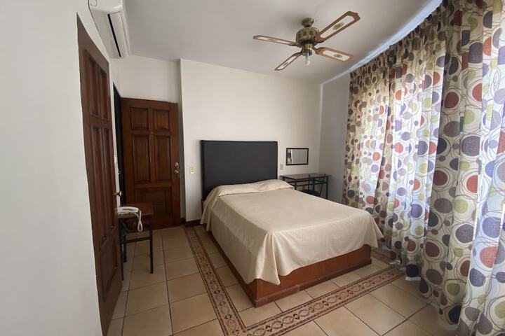 Room 11 of 21