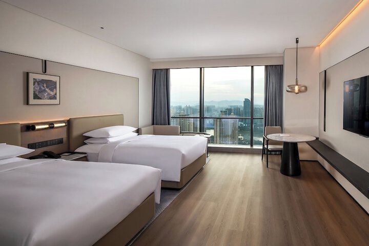 Room 5 of 42