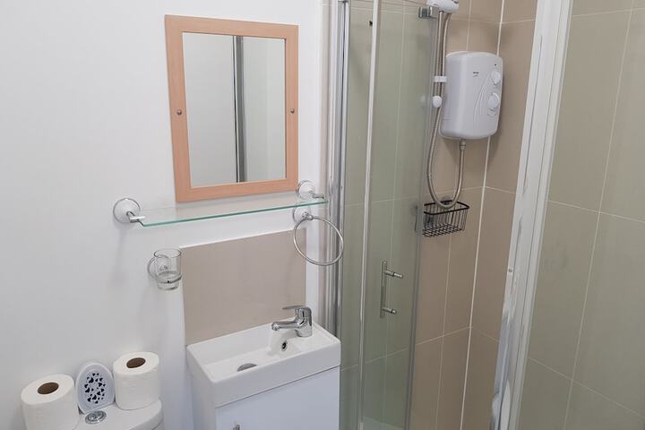 Room 14 of 25