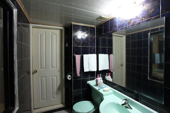Room 44 of 79