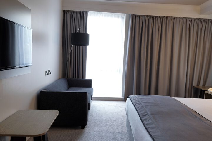 Room 14 of 137
