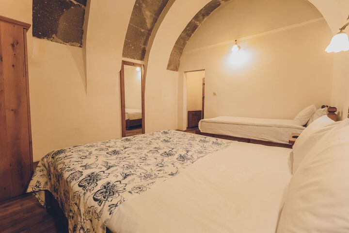Room 22 of 112