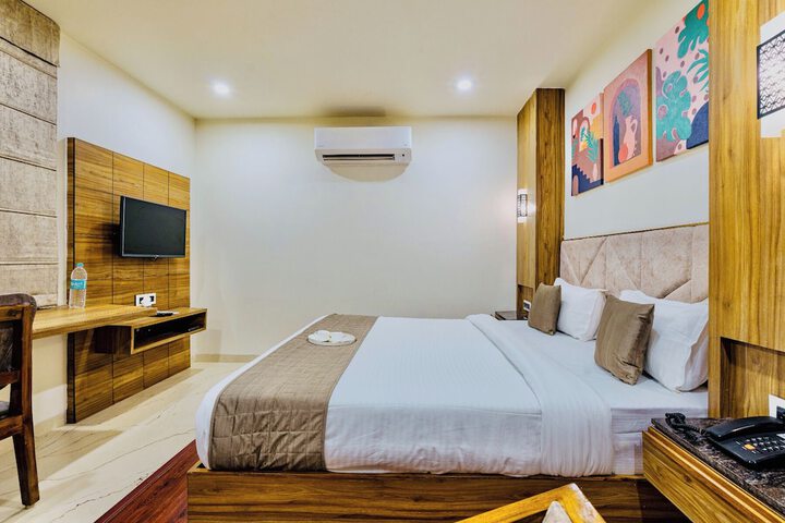 Room 11 of 48