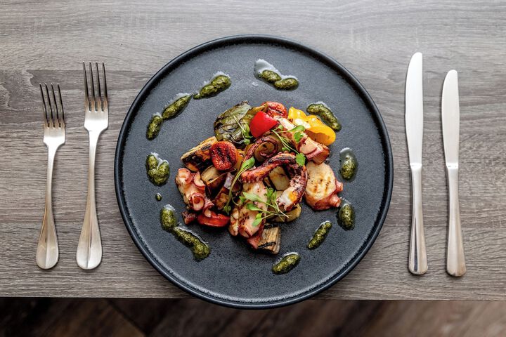 Dining 107 of 256