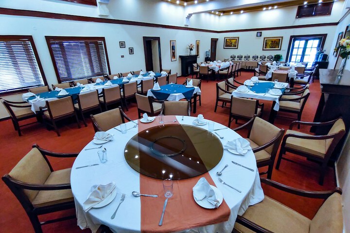 Dining 11 of 16