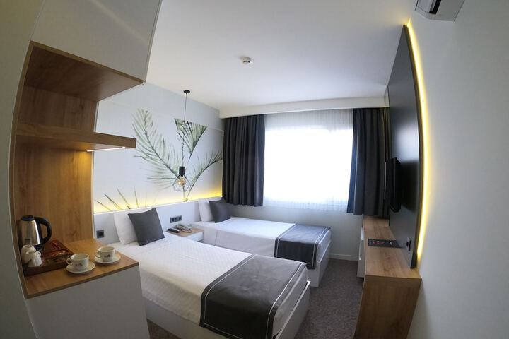 Room 15 of 27