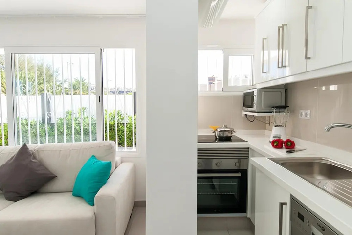 Exterior of Beach House With Private Pool in San Agustín - ET1