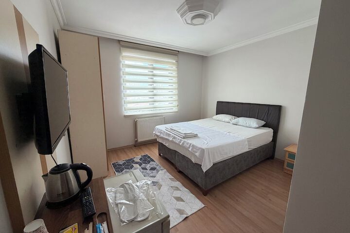Room 11 of 21