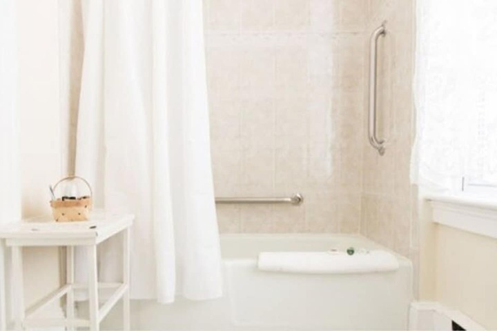 Clean Restrooms