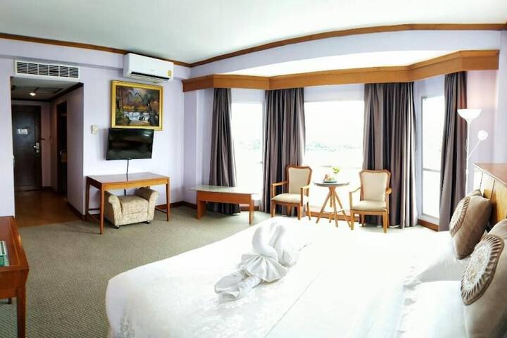 Room 13 of 66