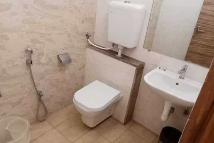 Room 17 of 24