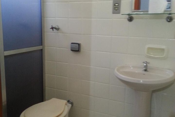Room 5 of 28