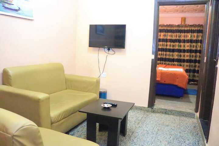 Room 11 of 25