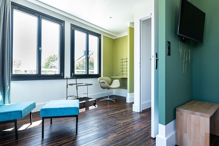 Room 16 of 36