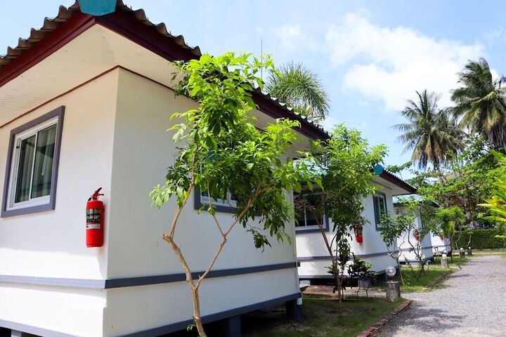 Room 3 of 76
