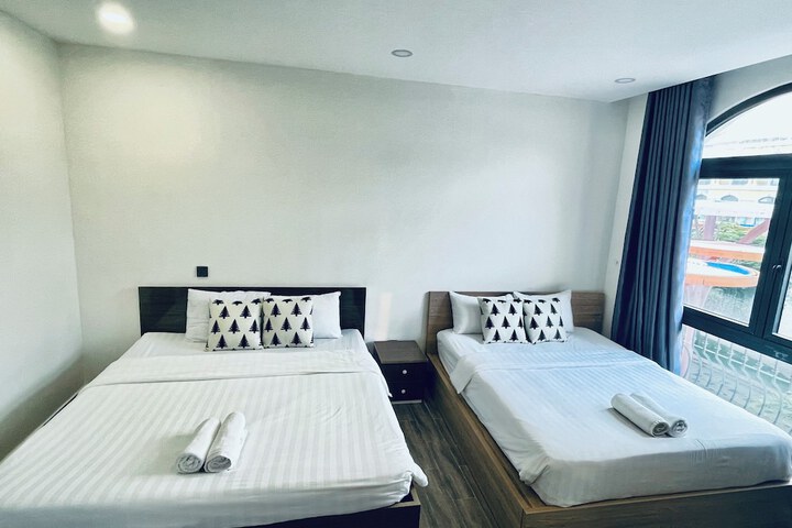 Room 20 of 27