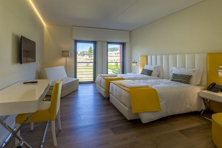 Room 10 of 40