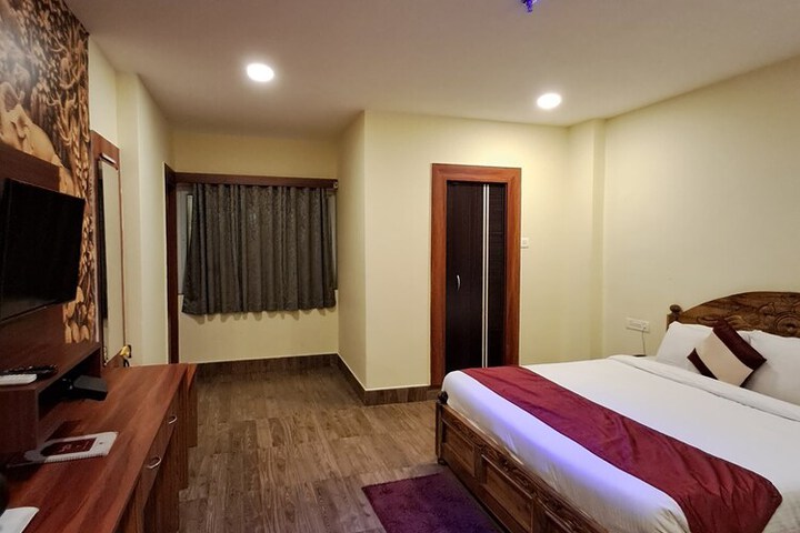 Room 2 of 18