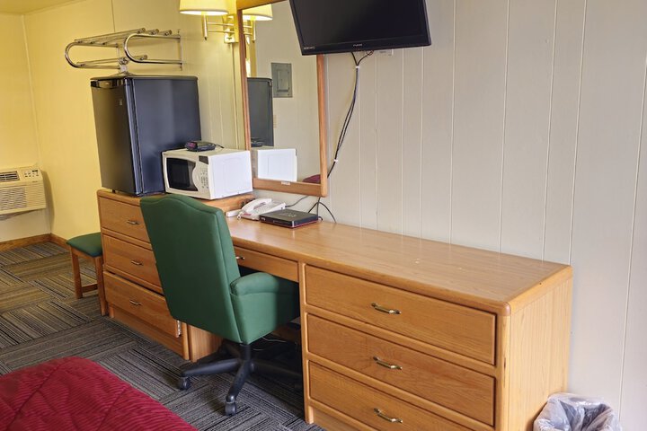 Standard Room, King or Two Doubles (2 of 17)